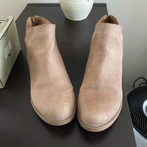 Carlos by Carlos Santana tan booties-size 6.5